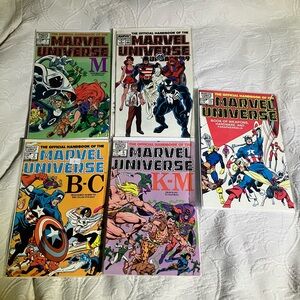 Lot of 5 Vintage Marvel Comics Marvel Universe